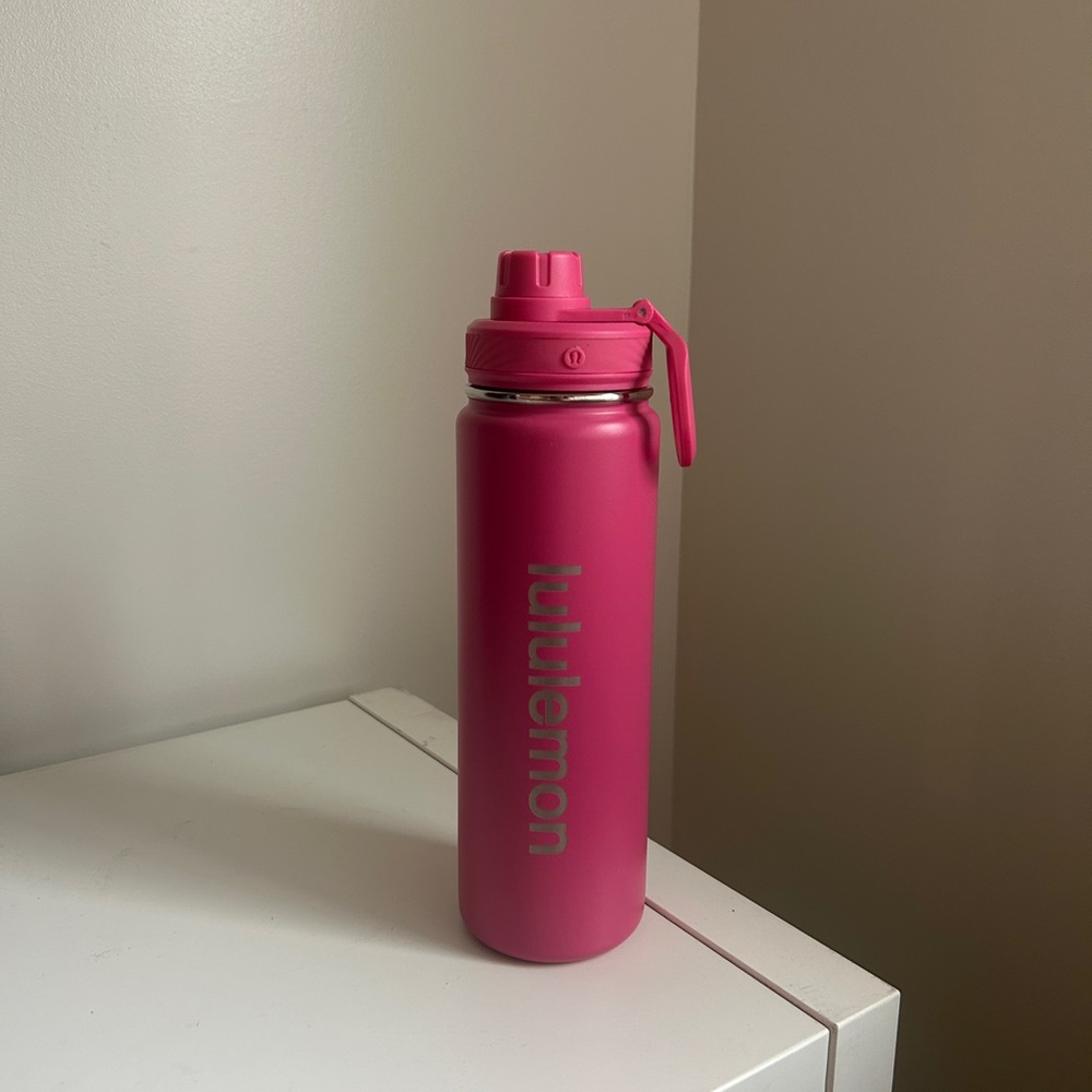 Lululemon Back to Life Sports Water Bottle